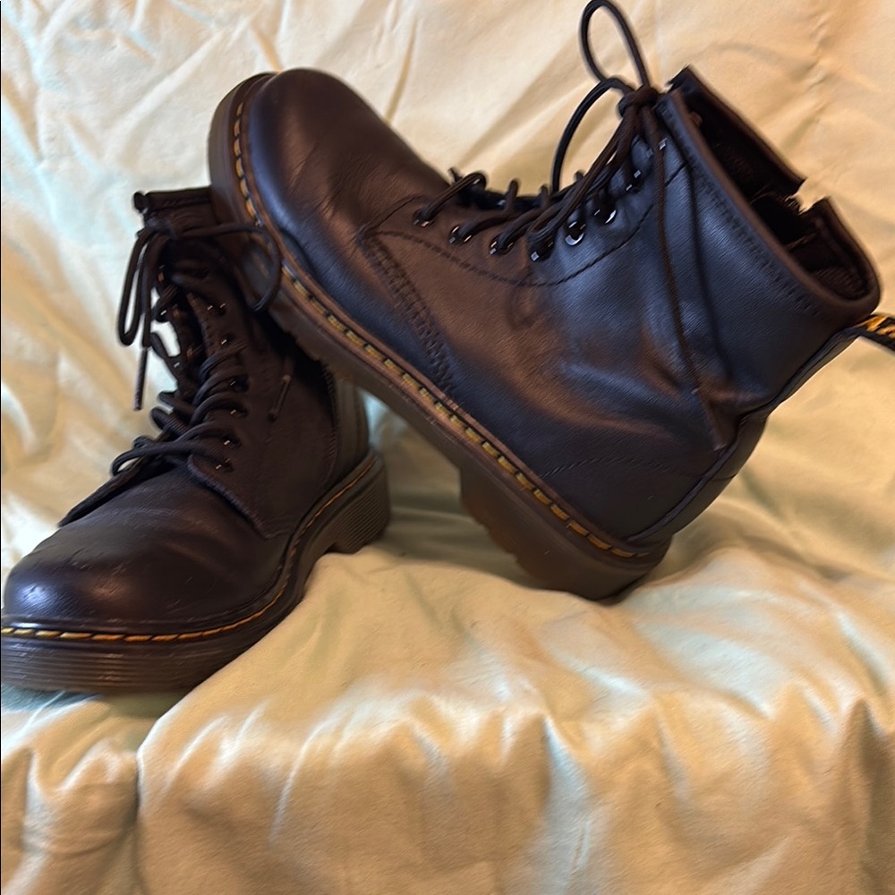 Used Black Junior 1460 Softy T Leather Lace Up Boots in Black